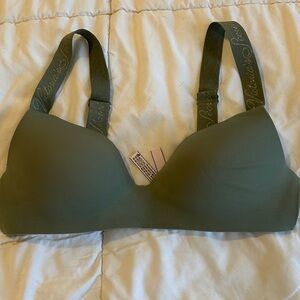 Victoria's Secret -shirt Sage Green Bra